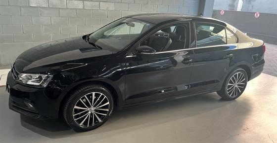 VOLKSWAGEN JETTA 2.0 TSI HIGHLINE 211CV GASOLINA 4P TIPTRONIC VOLKSWAGEN JETTA 2.0 TSI HIGHLINE 211CV GASOLINA 4P TIPTRONIC